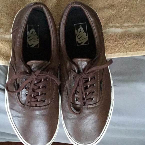 VANS - Picture 4 of 6